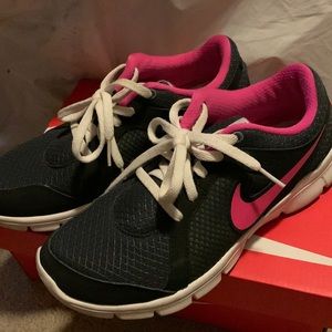 Nike women shoes